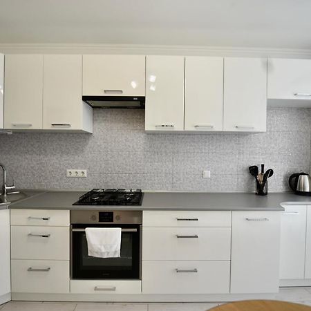 Cozy Apartment Next To The Park Ternopil Luaran gambar