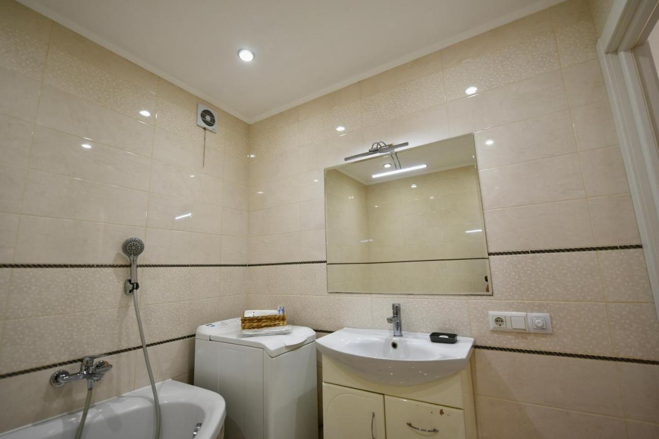Cozy Apartment Next To The Park Ternopil Luaran gambar