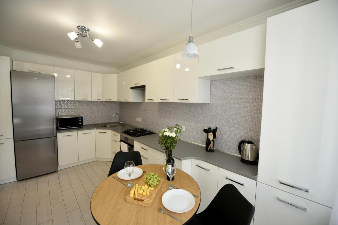Cozy Apartment Next To The Park Ternopil Luaran gambar