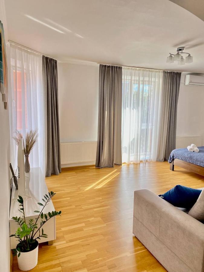 Cozy Apartment Next To The Park Ternopil Luaran gambar