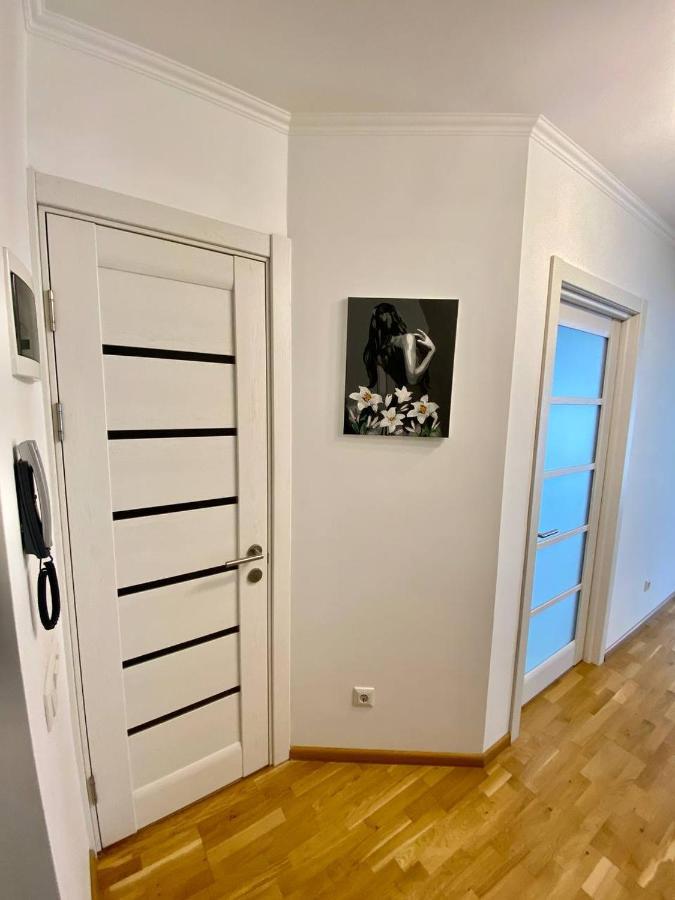 Cozy Apartment Next To The Park Ternopil Luaran gambar