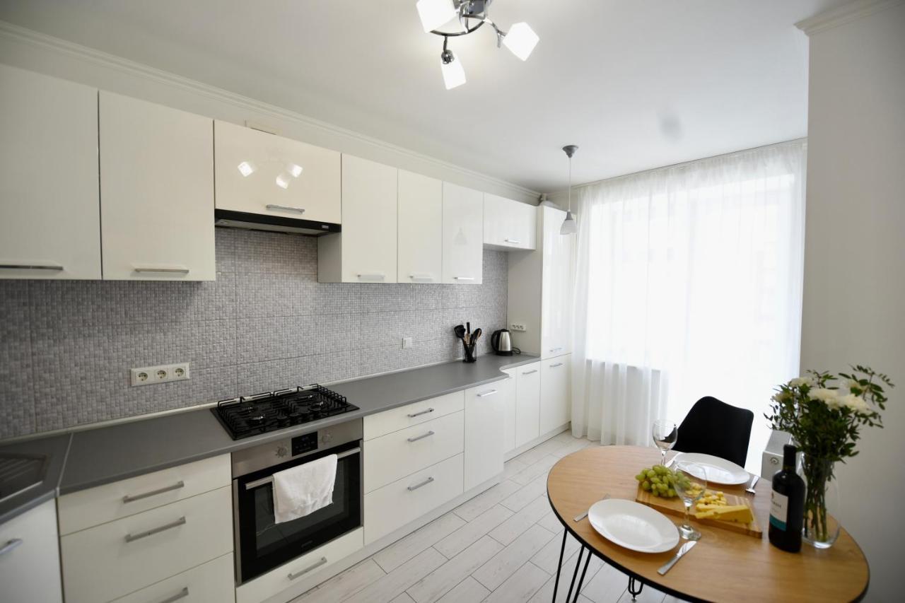 Cozy Apartment Next To The Park Ternopil Luaran gambar